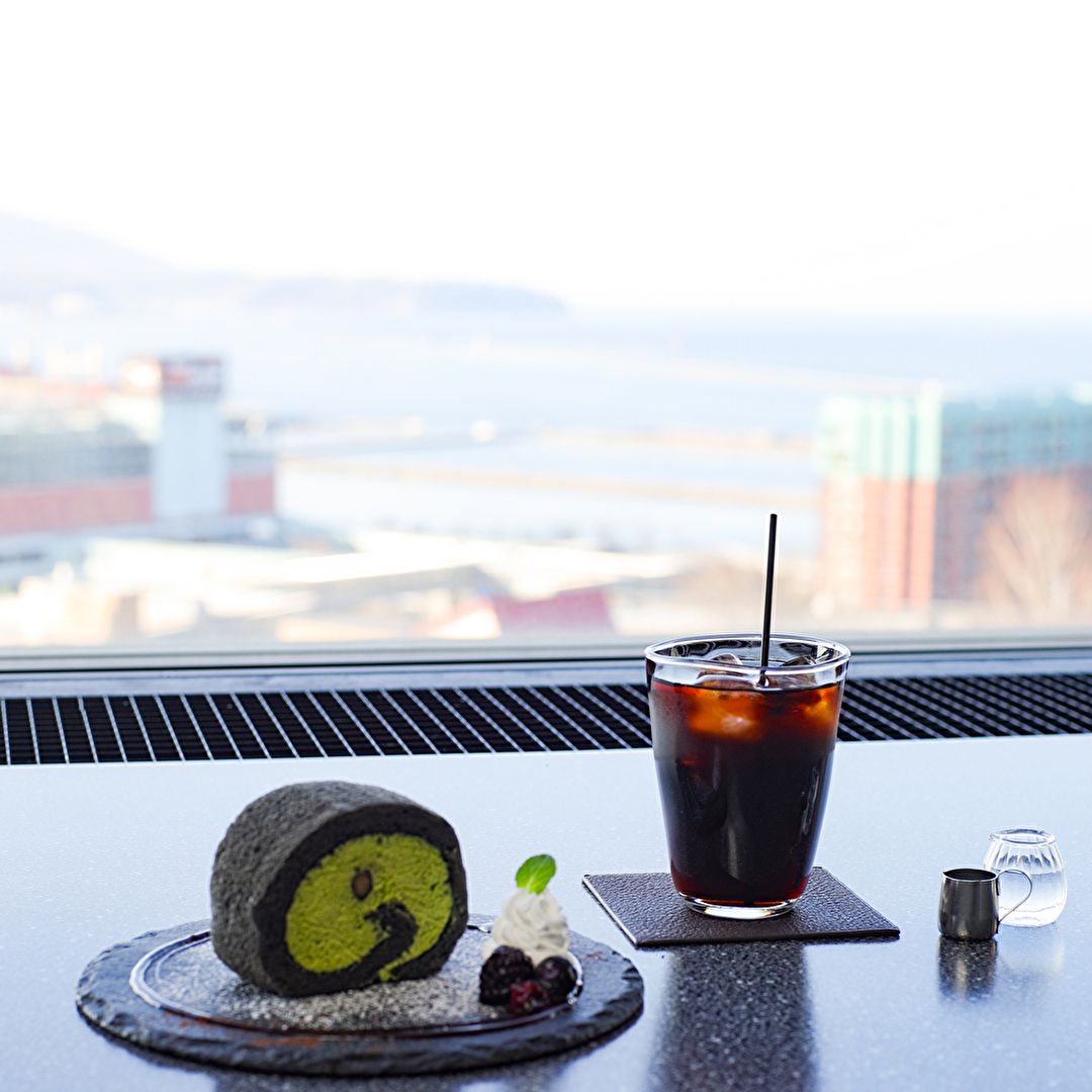小樽の海と水出しアイスコーヒー